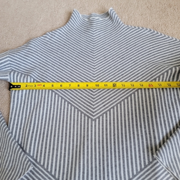 2/$20 Cynthia Rowley Striped Mick Neck Sweater S - Picture 9 of 13